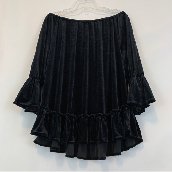 2 Chic Luxe Sz: M/L off shoulder velvet Blouse - Picture 6 of 8